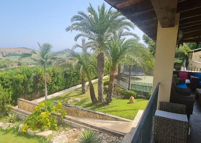 El Collado Holiday home *