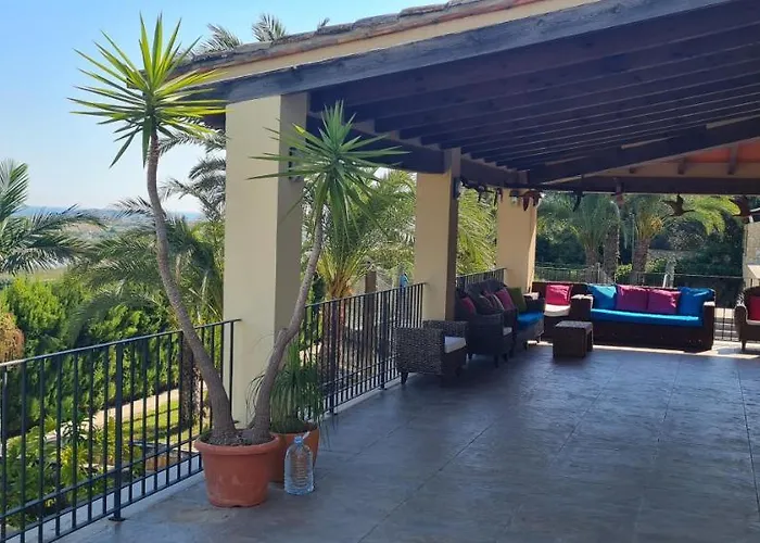 El Collado Holiday home *