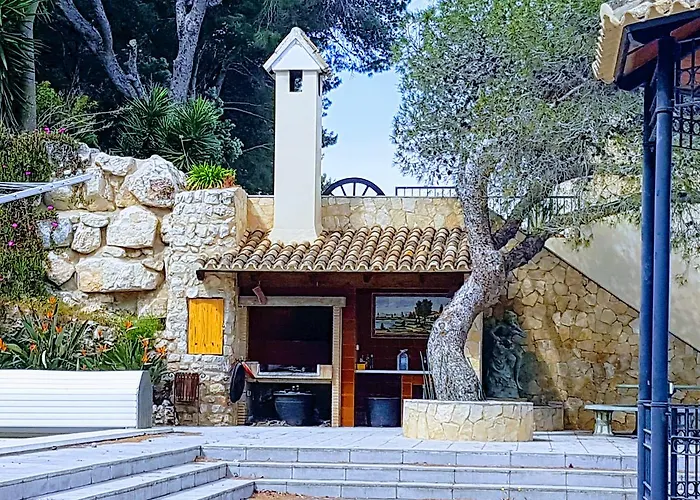 El Collado Holiday home *